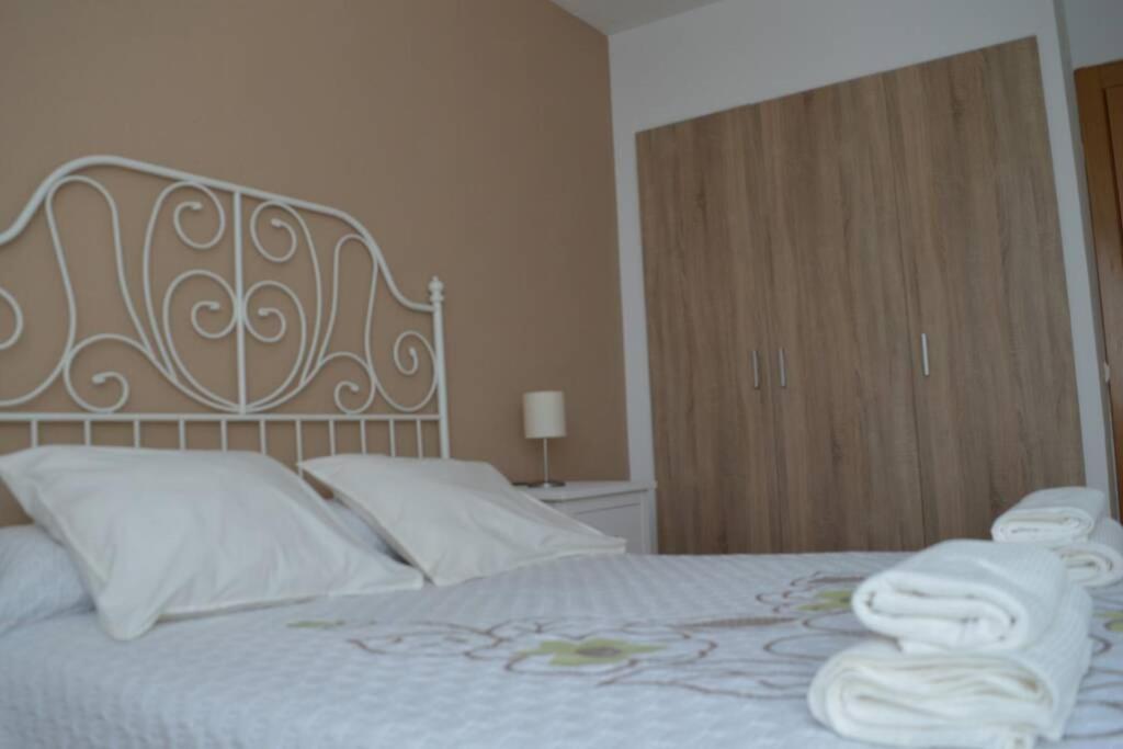 Apartamento turístico FARO DE LUNO San Vicente De La Barquera Exterior foto